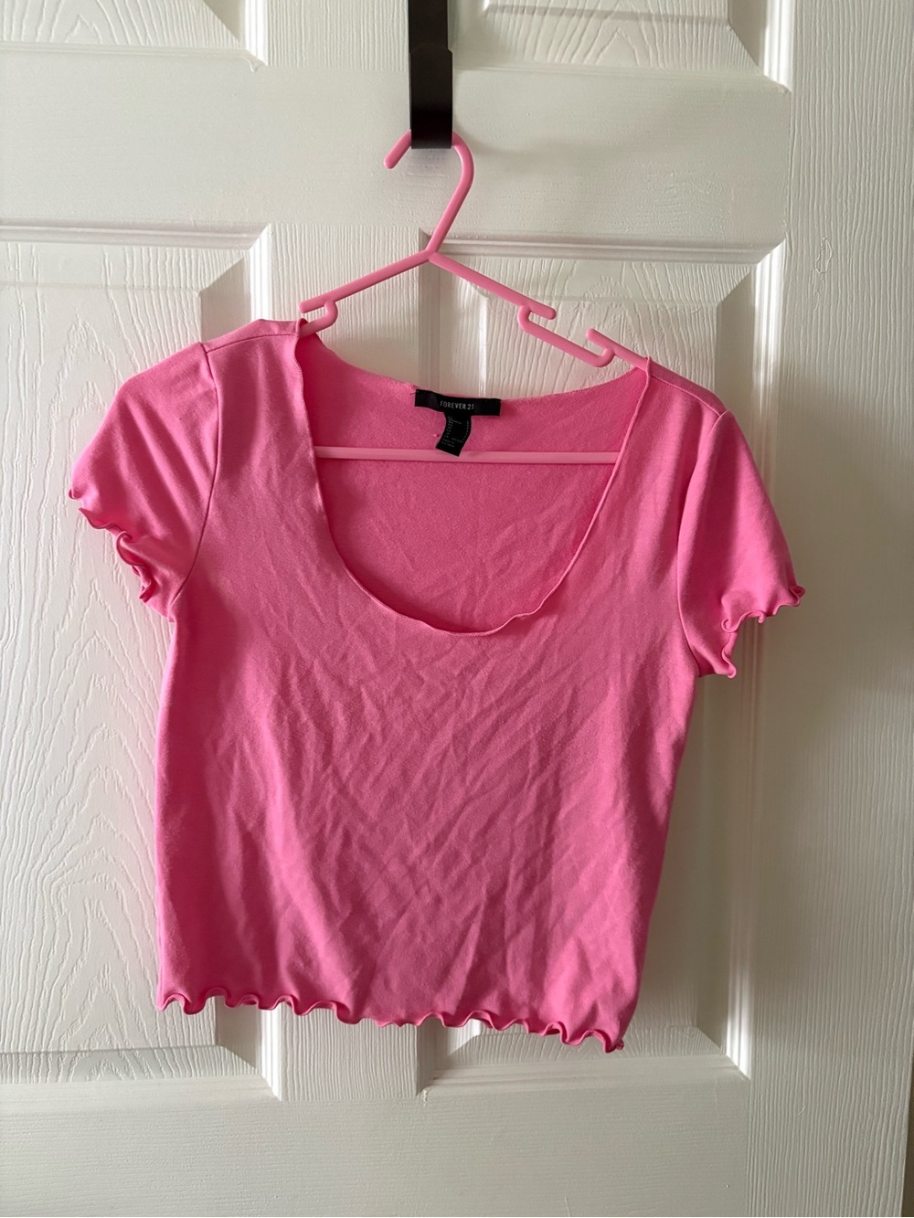 vintage Y2K Forever 21 Pink Scoop Neck Lettuce-Edge Crop Top